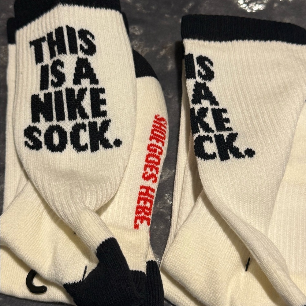 New Nike Crew Socks Size Medium